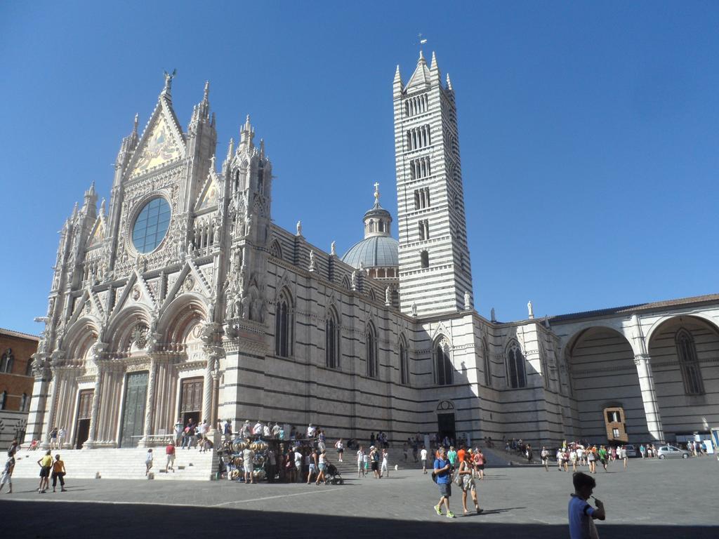 Piazza Paradiso Accommodation Siena Exterior photo